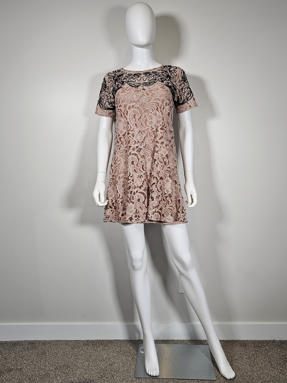 Free People Blush Pink Tan Lace Short Sleeve Swing Dress with Black Yoke Sz S